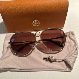 Tory Burch Aviator Sunglasses NWOT